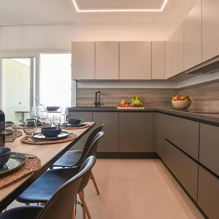 Apartament 3 Bedroom Lovely In